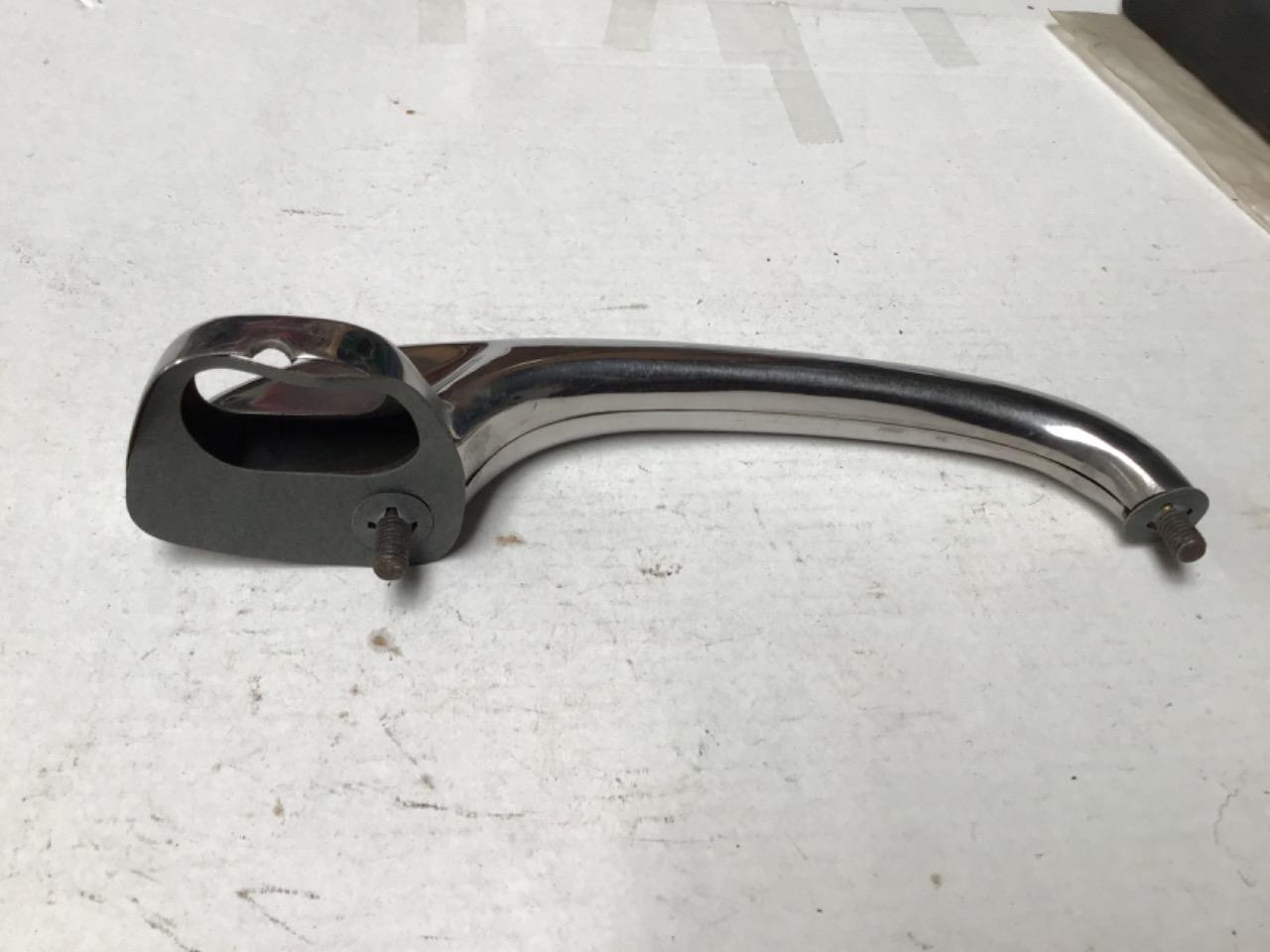 POIGNÉES PORTE EXTÉRIEURE PEUGEOT 404 LesAnciennes.com