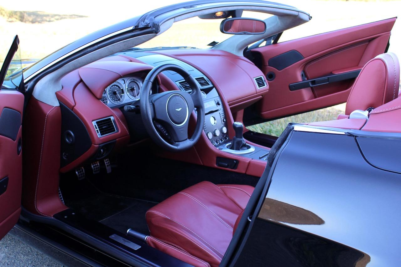 ASTON MARTIN V8 Vantage Roadster 4.3 LesAnciennes.com