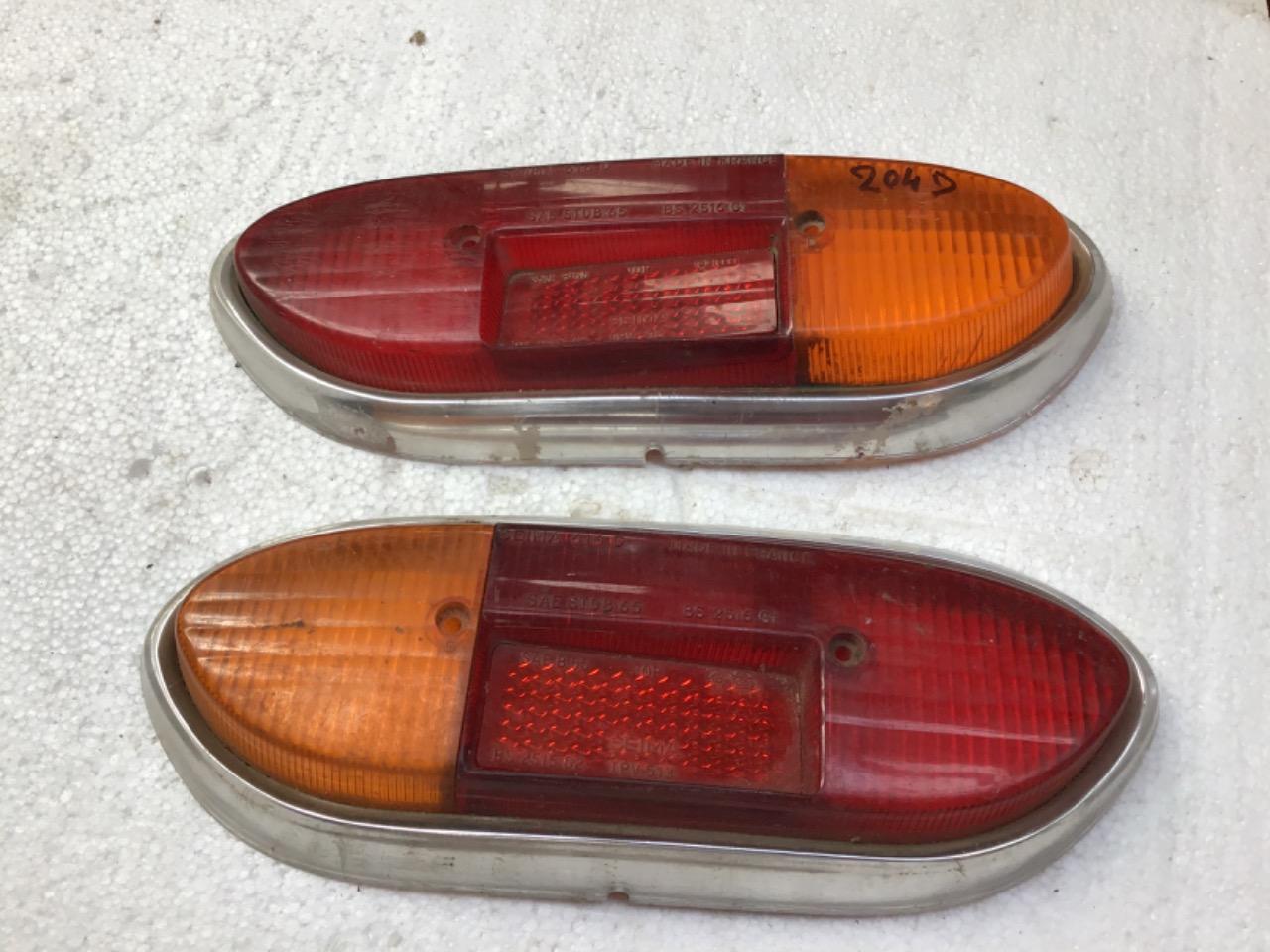 FEUX ARRIÈRES PEUGEOT 204 1 er MODÈLE LesAnciennes.com