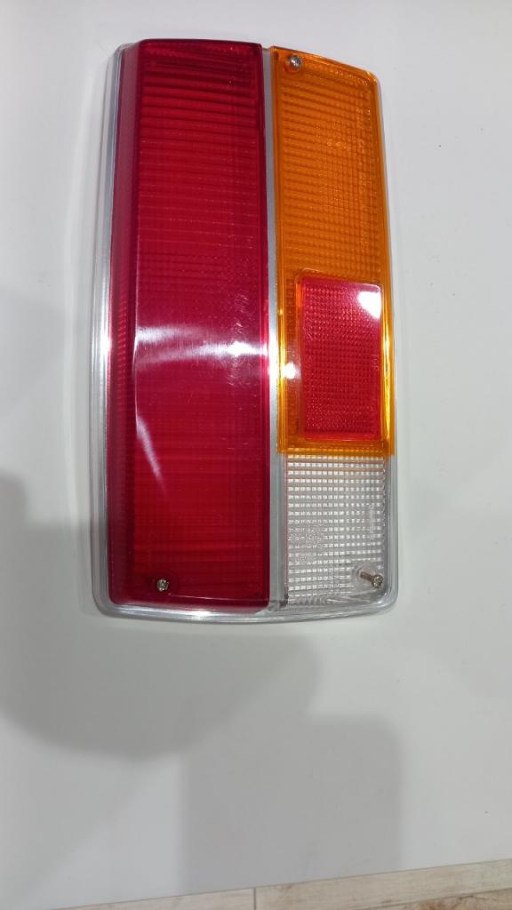 FEU ARRIERE GAUCHE 304 BERLINE DEPUIS 08 1972 LesAnciennes.com