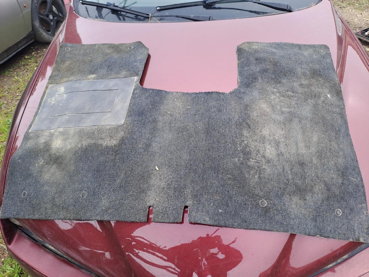 Tapis PEUGEOT 504 TI60 LesAnciennes.com