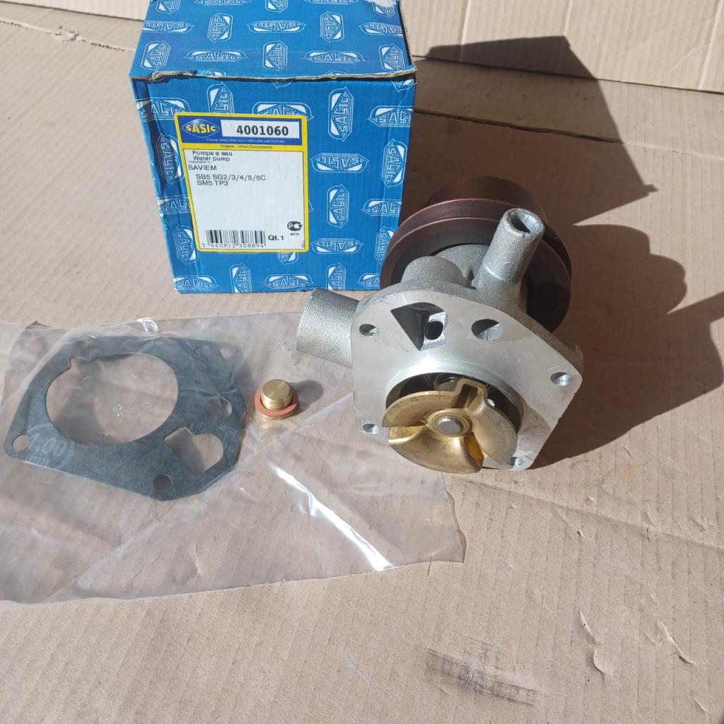 Pompe à eau Saviem SG2 sg3 sg4 sg5 tp3 neuve LesAnciennes.com