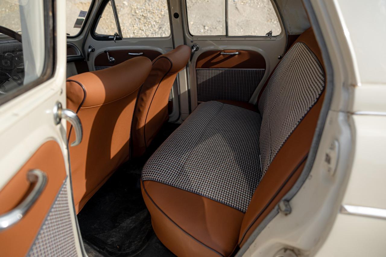 RENAULT Dauphine 1093 - 1962 LesAnciennes.com