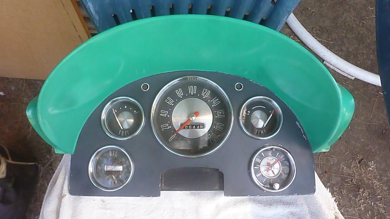 FORD Fairlane 1956: compteur 200 km/h LesAnciennes.com