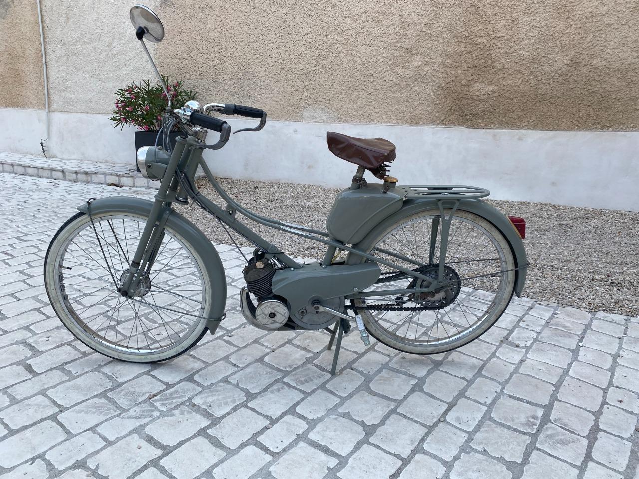 MOTOBECANE AV 42 - 1960 LesAnciennes.com