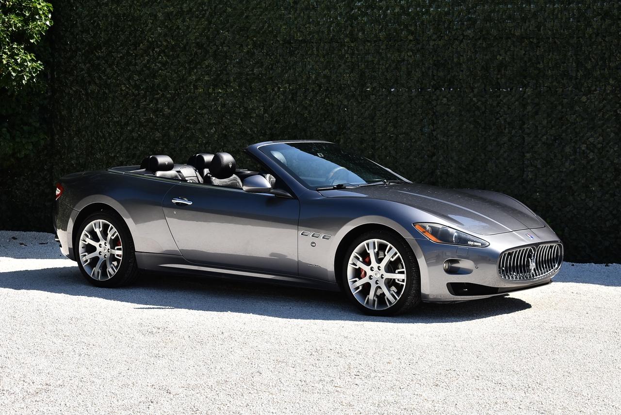 2012 Maserati GranCabrio Convertible 4,7L V8 LesAnciennes.com