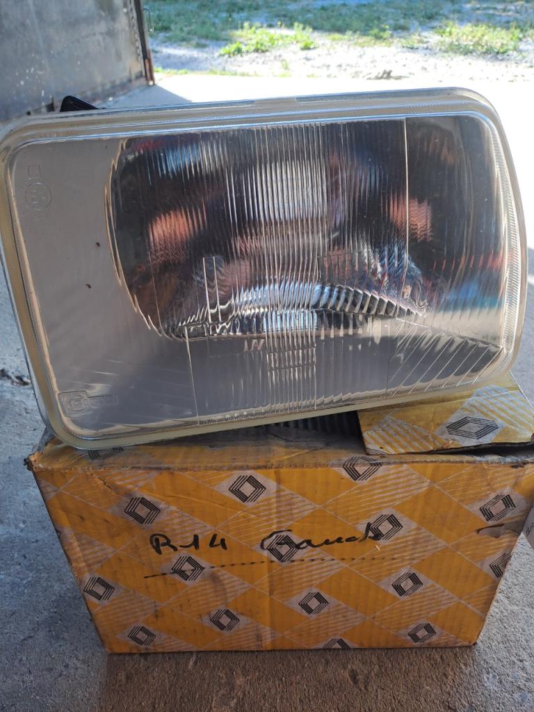 Phare RENAULT 14 (R14) LesAnciennes.com