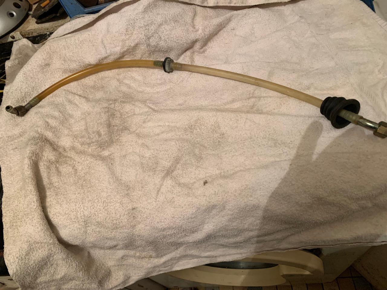 Tuyau sous vide de pression MERCEDES W 124 LesAnciennes.com