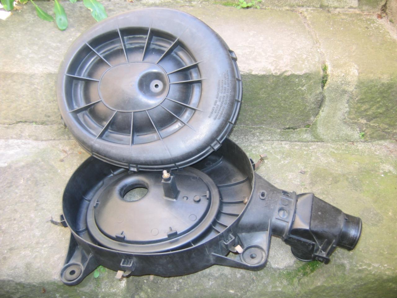 Boitier filtre à air RENAULT Clio Phase 1 de 1991 LesAnciennes.com