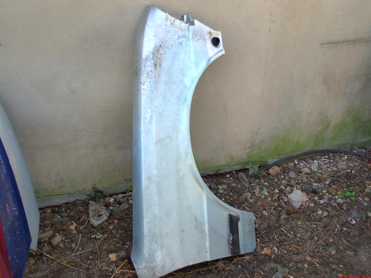 Ailes PEUGEOT 305 II LesAnciennes.com