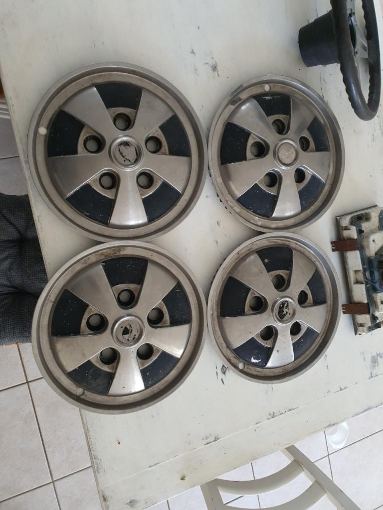 Enjoliveurs ROVER 2600 LesAnciennes.com