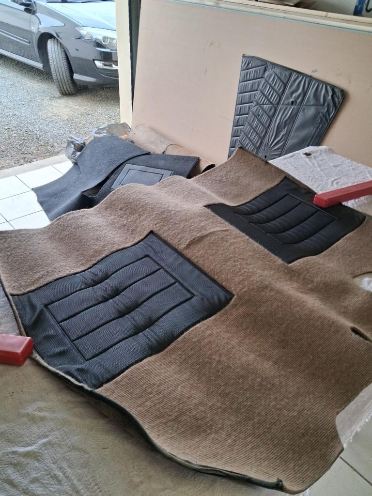 Tapis PEUGEOT 204 cabriolet ou coupé LesAnciennes.com