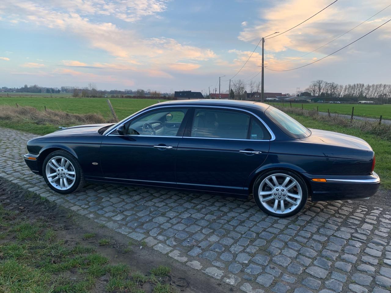 JAGUAR XJ6 2.7d Sovereign LWB LesAnciennes.com