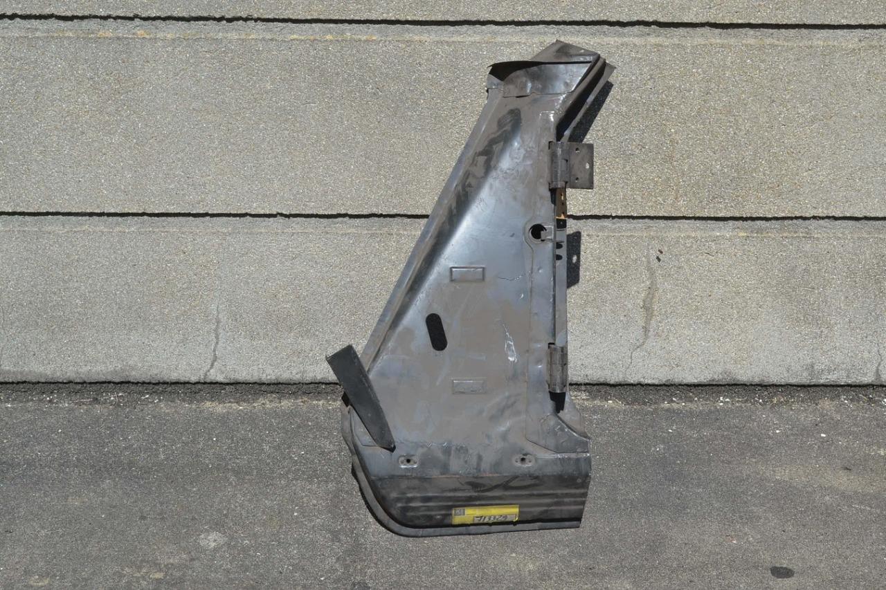 Pied de porte avant G PEUGEOT 504, neuf LesAnciennes.com