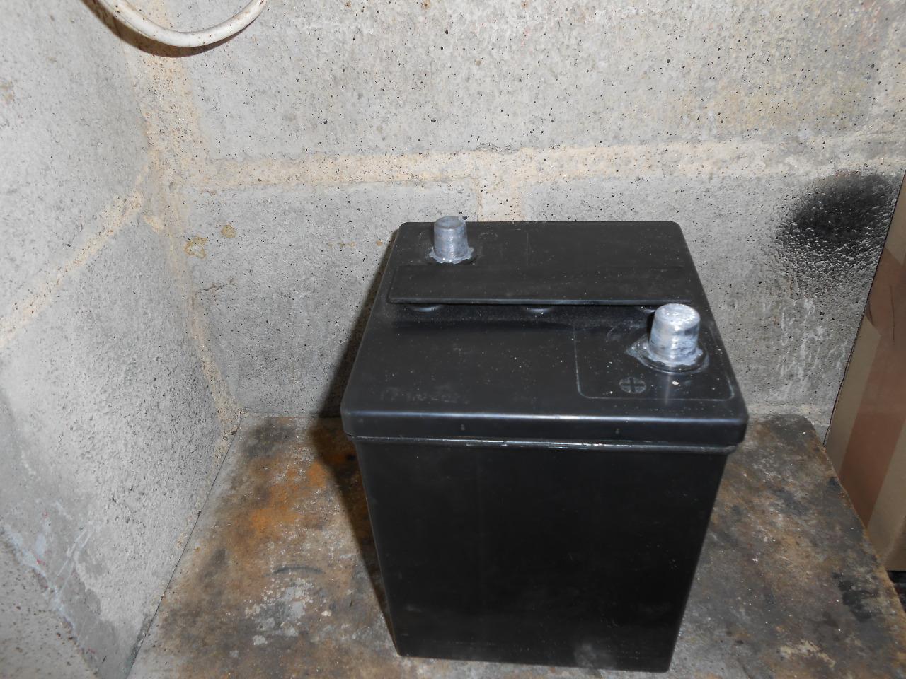 Batterie CITROEN 2CV AZ LesAnciennes.com