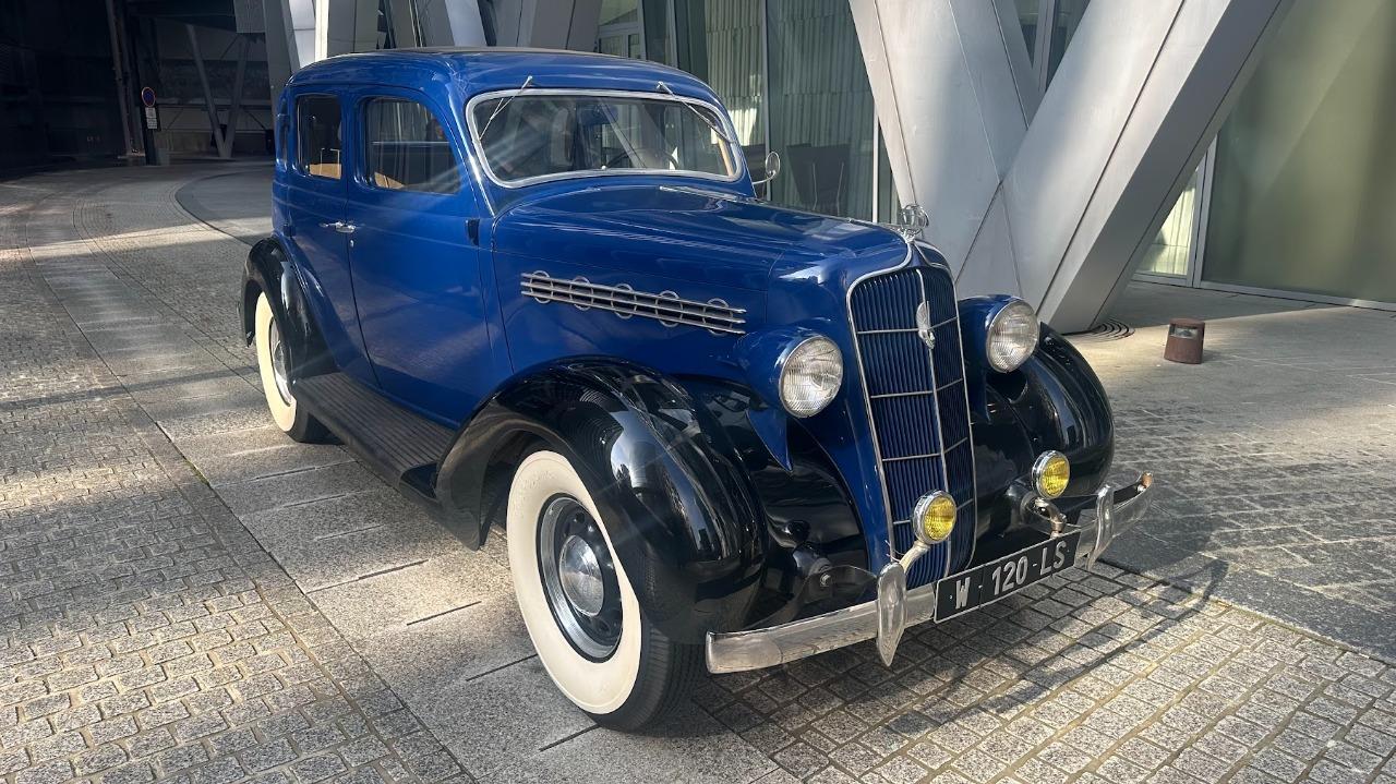 PLYMOUTH PJ Deluxe sedan - 1935 LesAnciennes.com