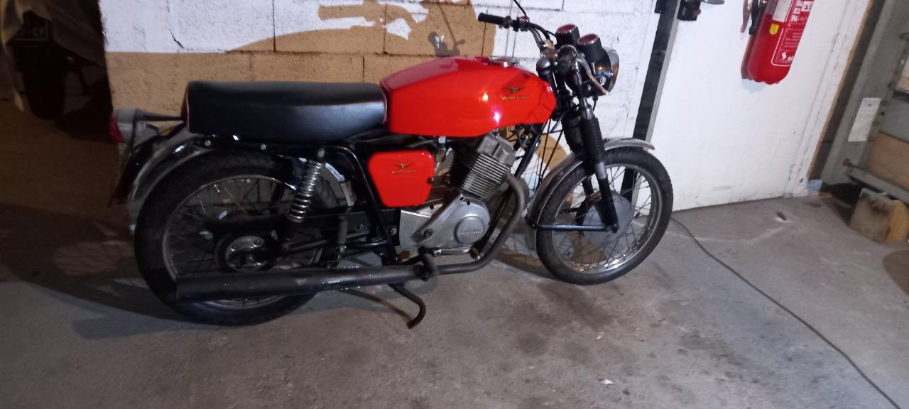 MOTO GUZZI 125 stornello nuovo - 1974 LesAnciennes.com