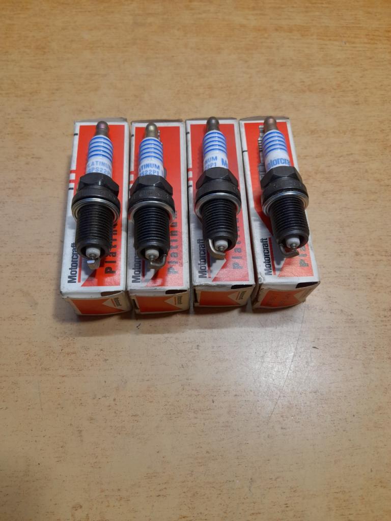 4 Bougies Ford Fiesta Scorpio Escort Motorcraft LesAnciennes.com