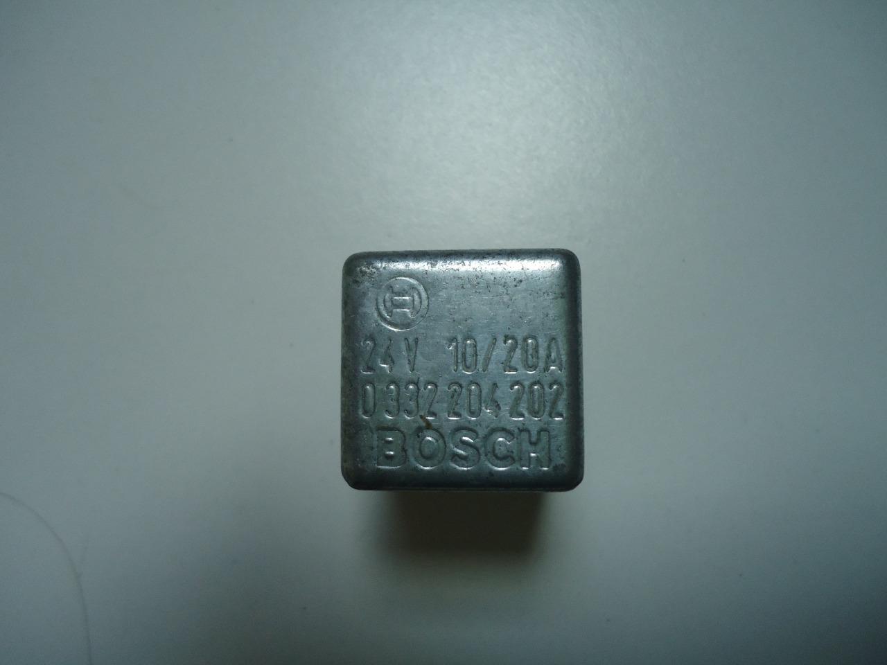 Relais AUDI 80 LesAnciennes.com