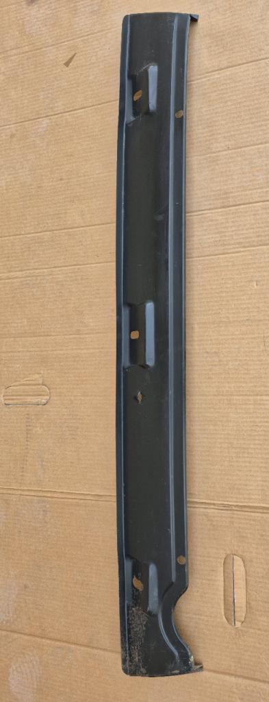 Jupe AR Inférieur PEUGEOT 304 LesAnciennes.com