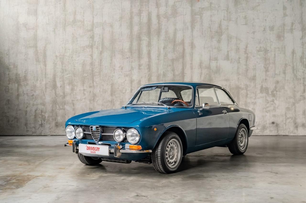 ALFA ROMEO 1750 GT Veloce - 1970 LesAnciennes.com
