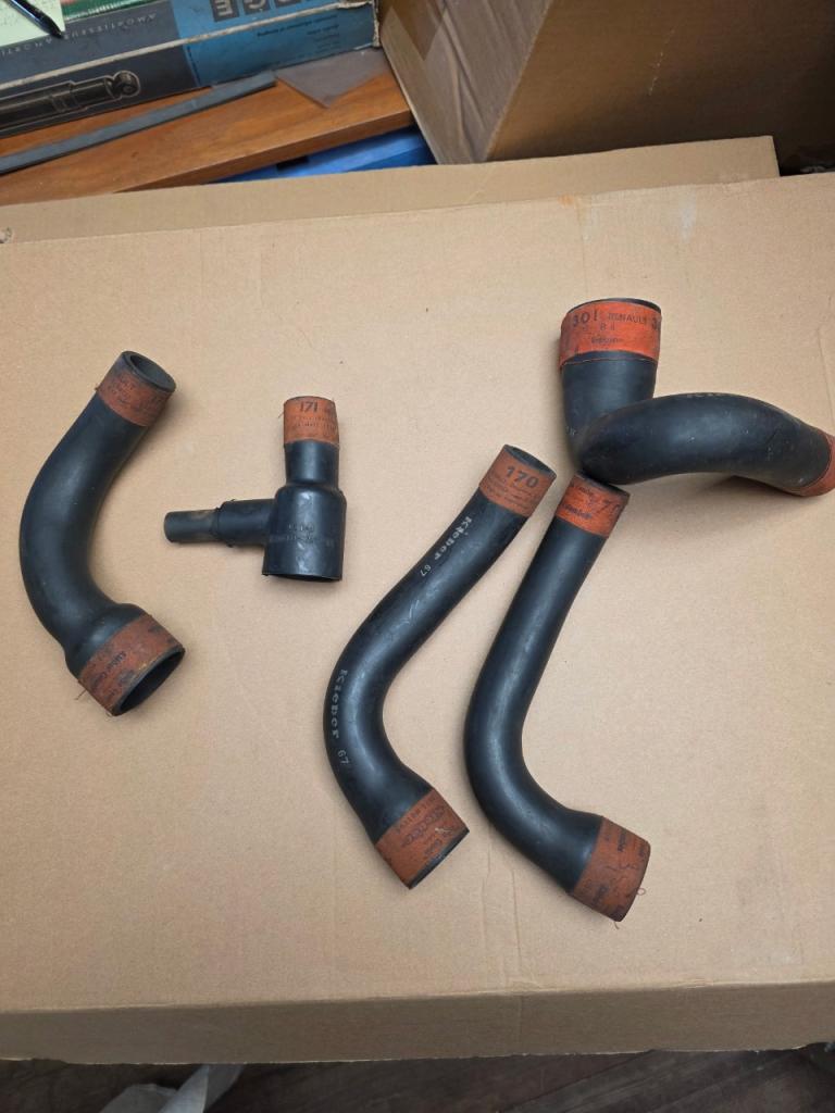 Durite RENAULT 4CV LesAnciennes.com