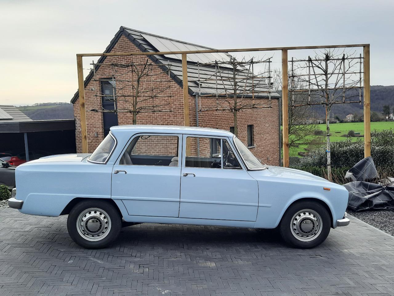 ALFA ROMEO Giulia - 1968 LesAnciennes.com