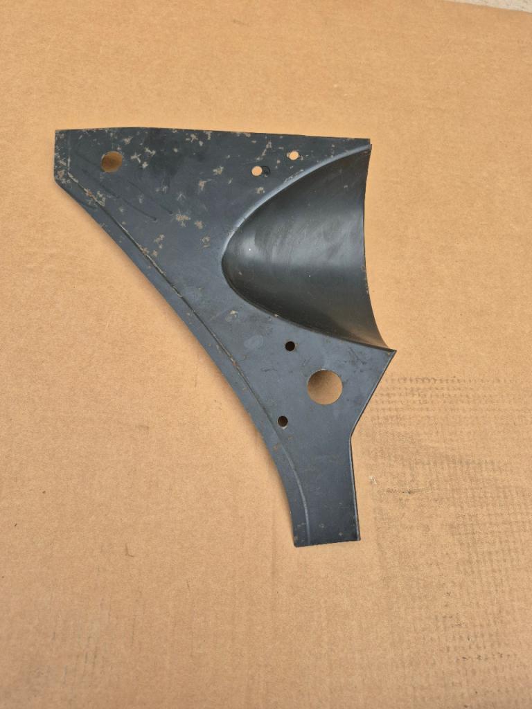 Doublure d'aile PEUGEOT 604 LesAnciennes.com