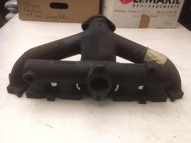 Collecteur fonte admission/echappement VOLVO PV544 LesAnciennes.com