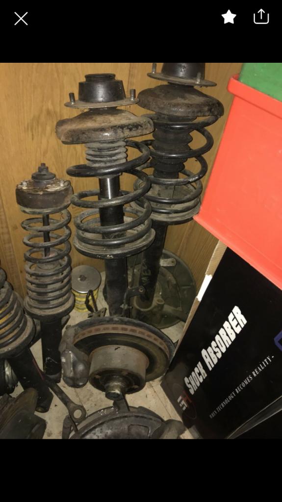 Jambes de force complètes de BMW 323 E21 LesAnciennes.com