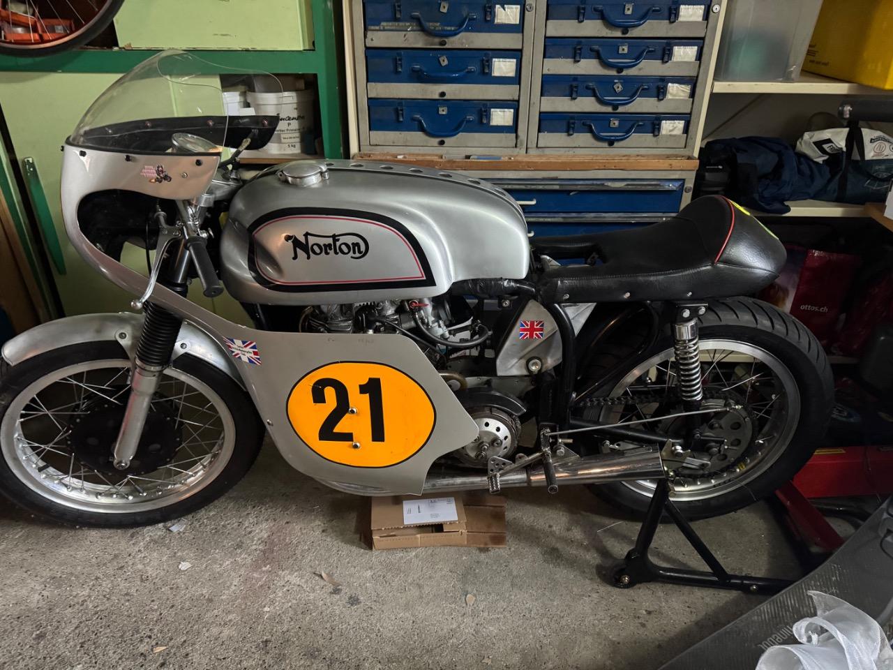 NORTON Dominator 600 - 1955 LesAnciennes.com