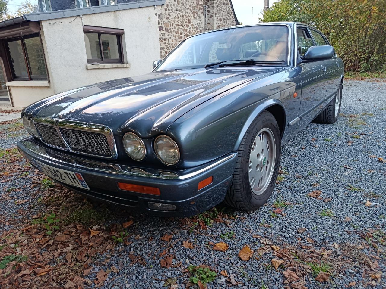 JAGUAR XJ300 - 1996 LesAnciennes.com