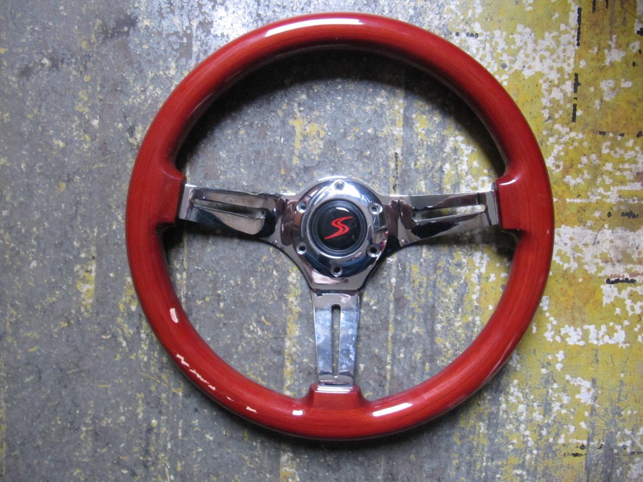 VOLANT LesAnciennes.com