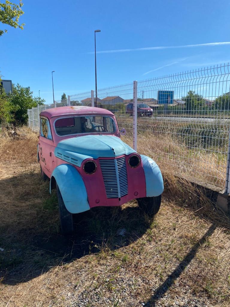 RENAULT Juvaquatre Dauphinoise - 1960 LesAnciennes.com