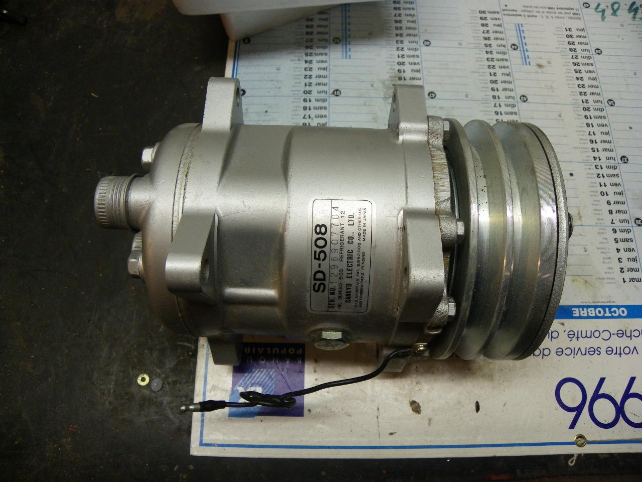 Compresseur PEUGEOT 504 ou autre COMPRESSEUR DE CL LesAnciennes.com