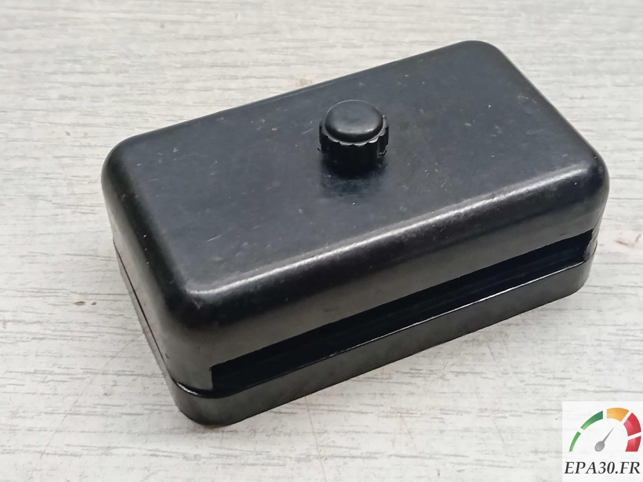 BOITIER PORTE FUSIBLES NEUF FIAT 500 F L R LesAnciennes.com