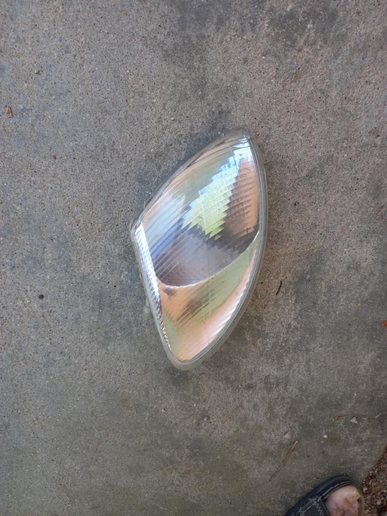 Cligno. DR RENAULT Mégane LesAnciennes.com