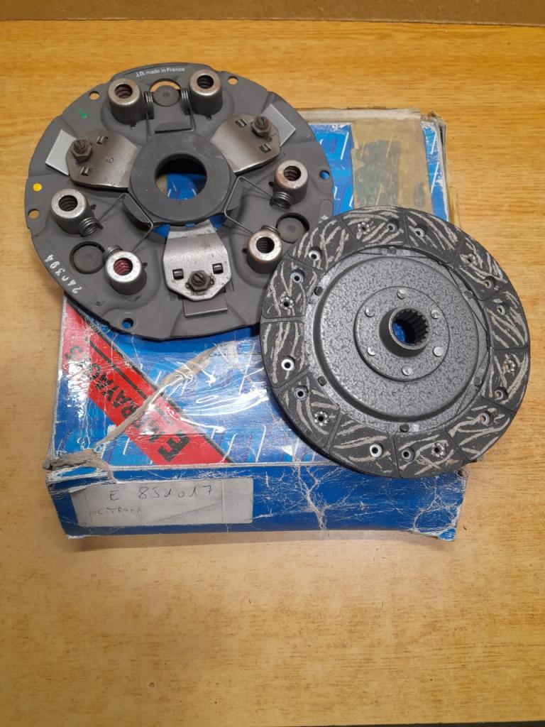 Kit Embrayage Citroën 2CV Dyane LesAnciennes.com