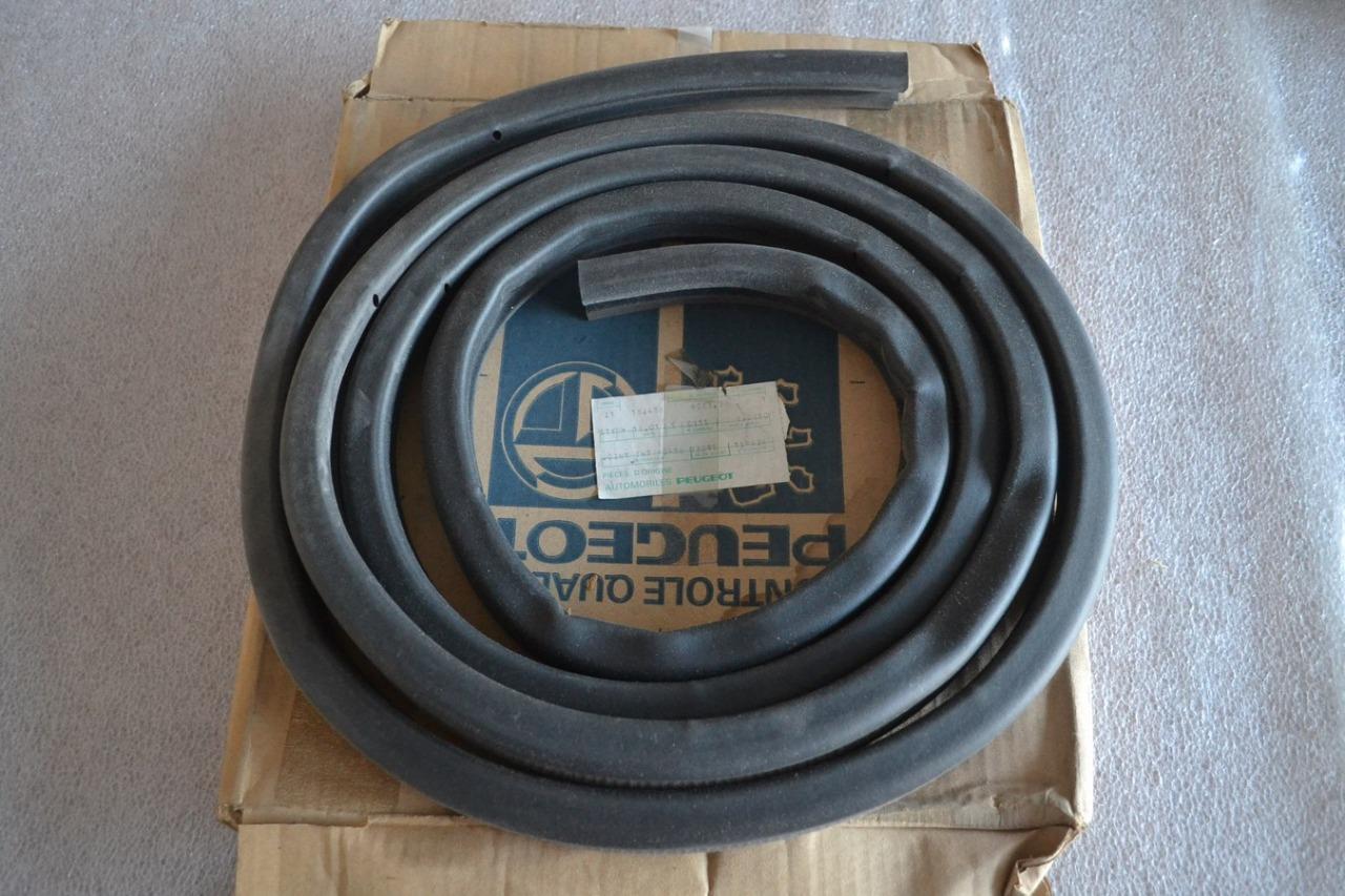 Joint de porte PEUGEOT 205 LesAnciennes.com