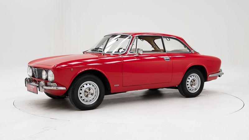 ALFA ROMEO 2000 GT Veloce - 1974 LesAnciennes.com