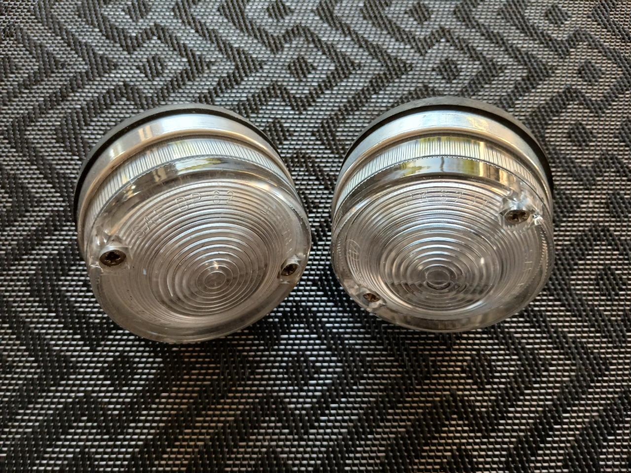 Clignotants RENAULT 8 (R8) LesAnciennes.com
