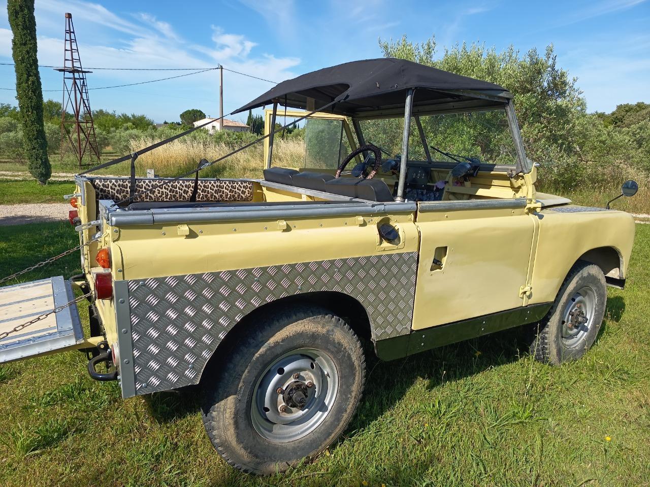 LAND ROVER 88 - 1963 LesAnciennes.com