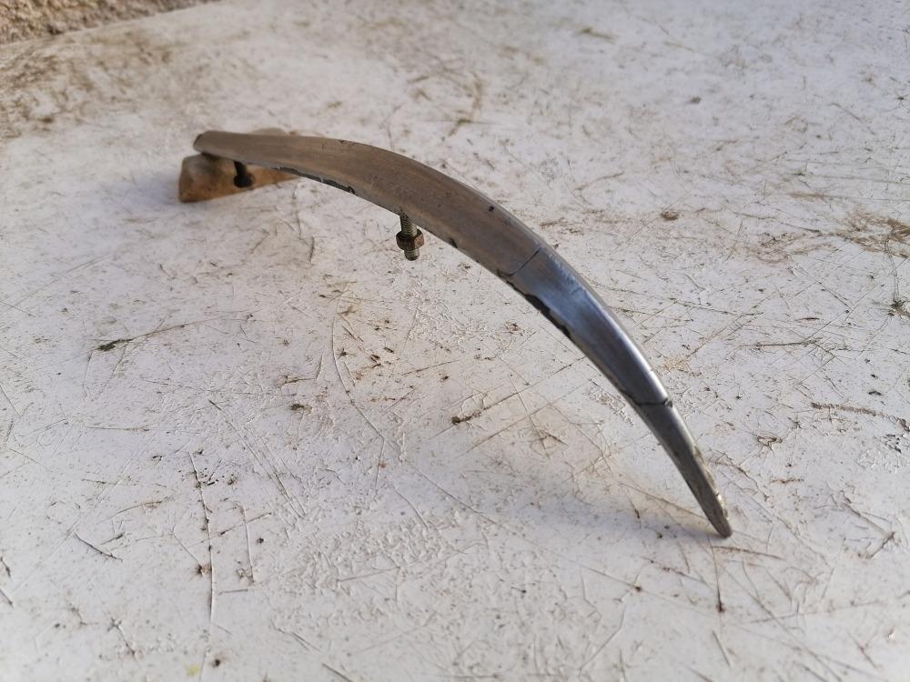 Enjoliveur de capot alu PEUGEOT 203 LesAnciennes.com