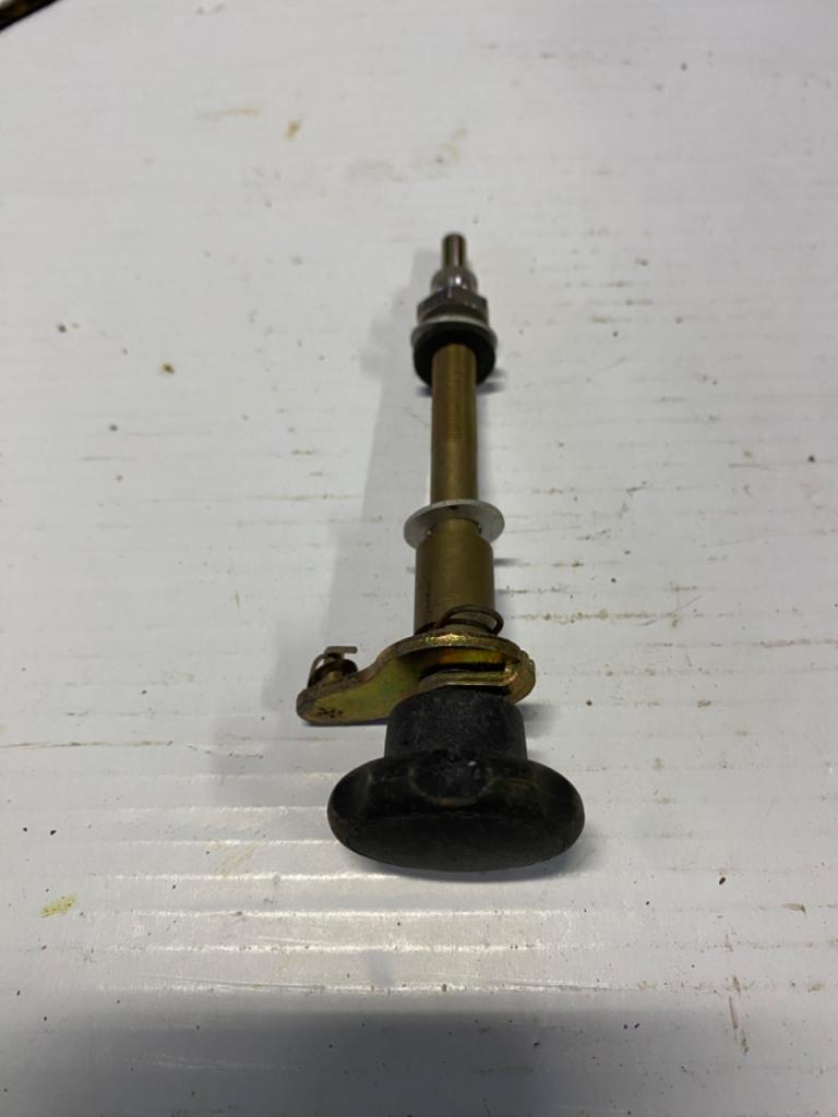 Pivot JEEP Willys Hotchkiss LesAnciennes.com