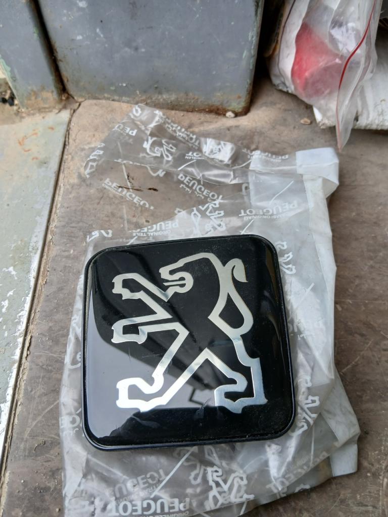 Logo PEUGEOT 106 Xsi LesAnciennes.com