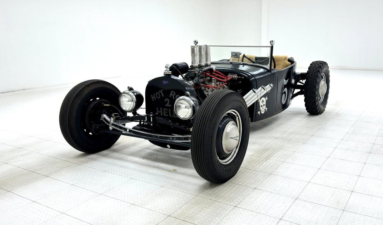 1923 Ford Model T Roadster LesAnciennes.com