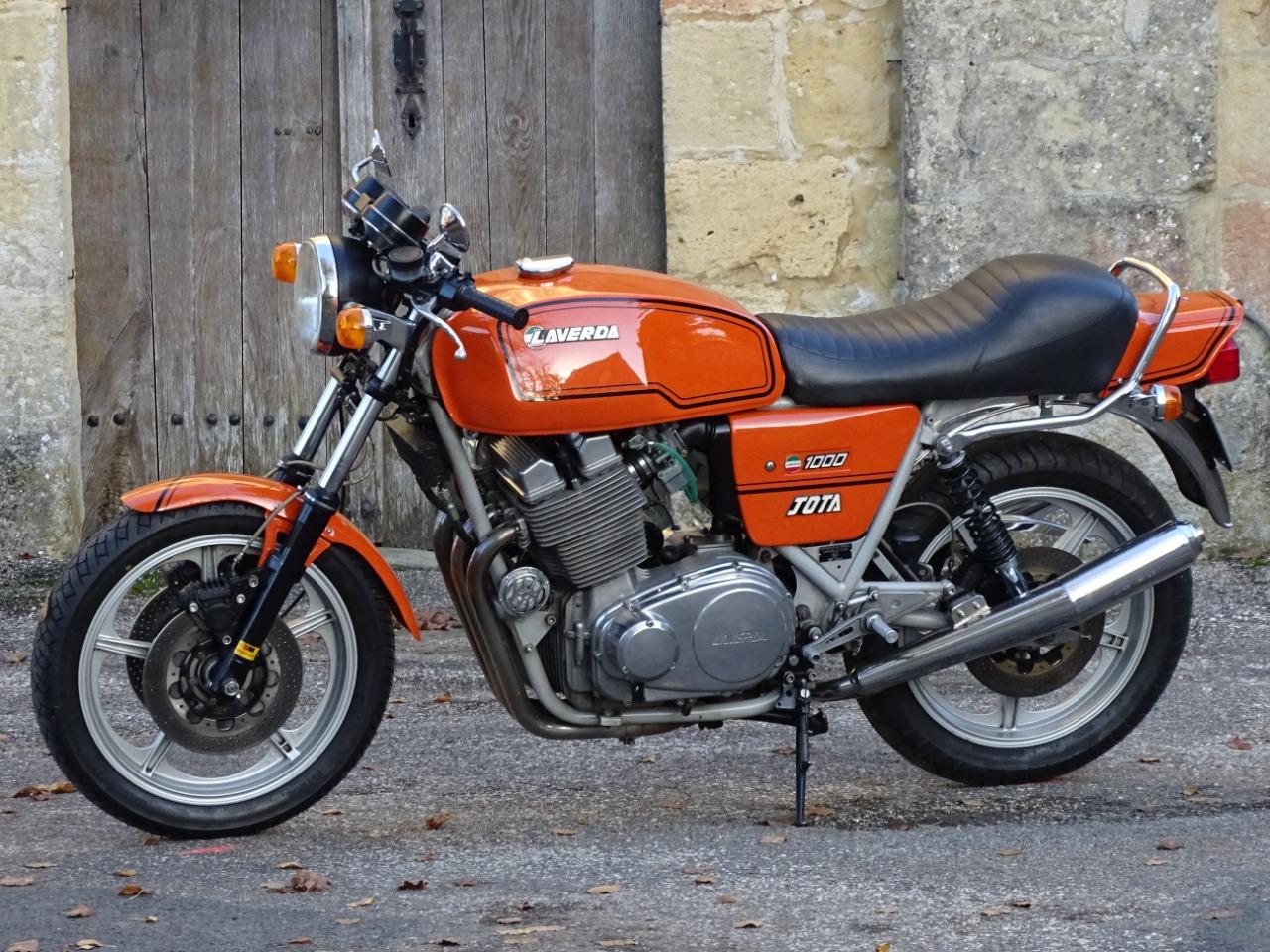 LAVERDA 1000 3CL 1000 Jota 180° - 1981 LesAnciennes.com