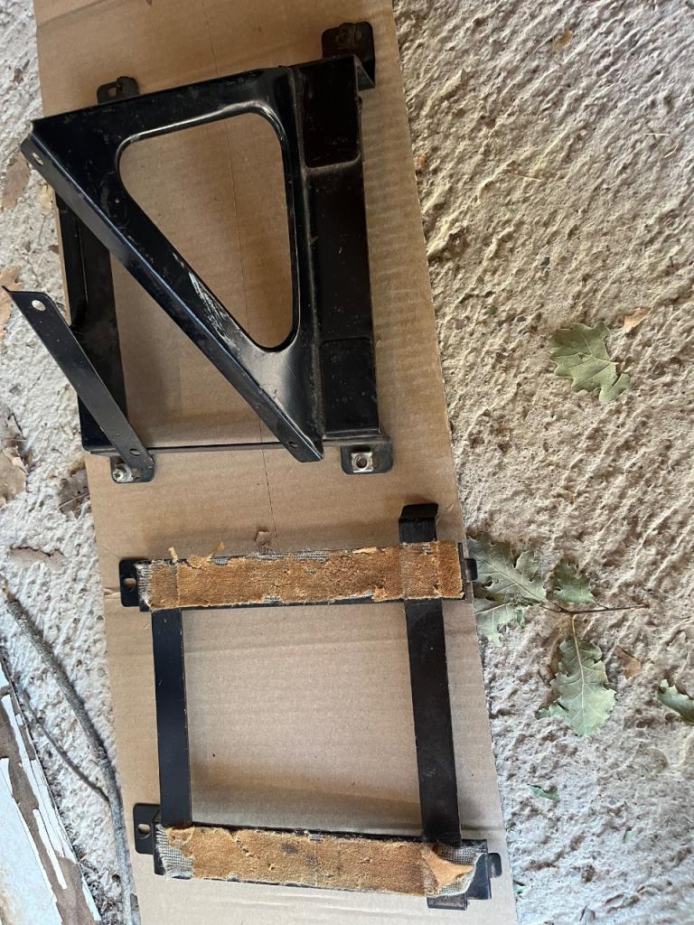 Support CITROEN DS LesAnciennes.com