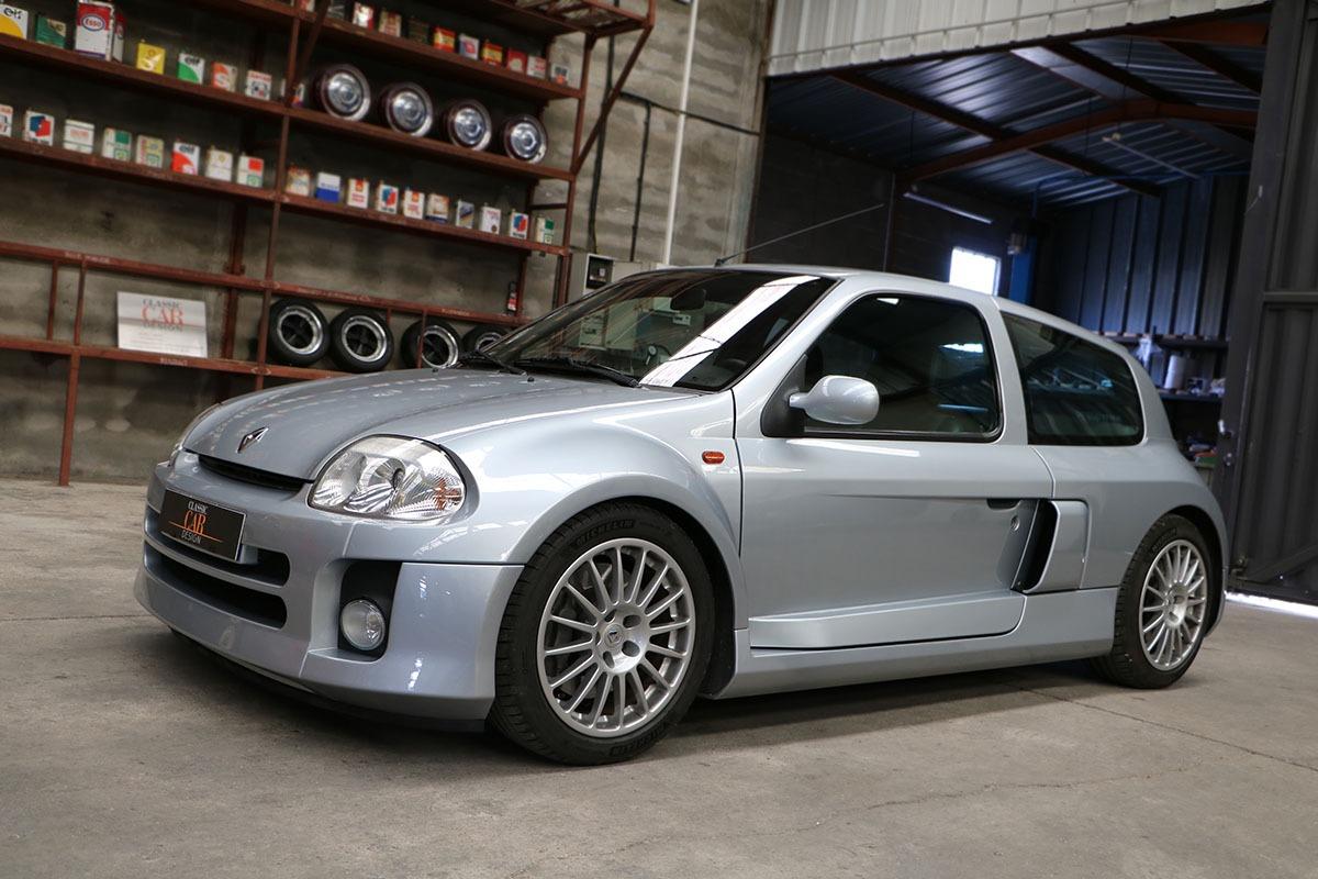 RENAULT Clio V6 phase 1 - 2001 LesAnciennes.com