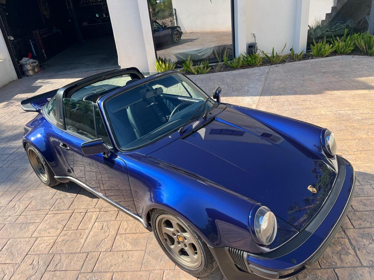 PORSCHE 911 930 g 3.2 targa - 1985 LesAnciennes.com